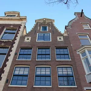 https://canal-suites.amsterdamhotelsnl.com
